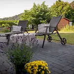 Geniessen- Entspannen- Wohlfuehlen-komfortable - Weingut Erich Serwazi *