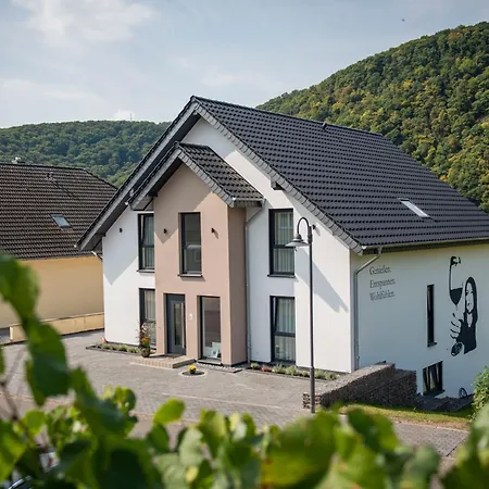 Geniessen- Entspannen- Wohlfuehlen-komfortable - Weingut Erich Serwazi メセニヒ