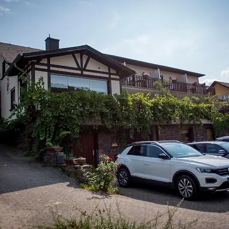 Geniessen- Entspannen- Wohlfuehlen-komfortable - Weingut Erich Serwazi メセニヒ