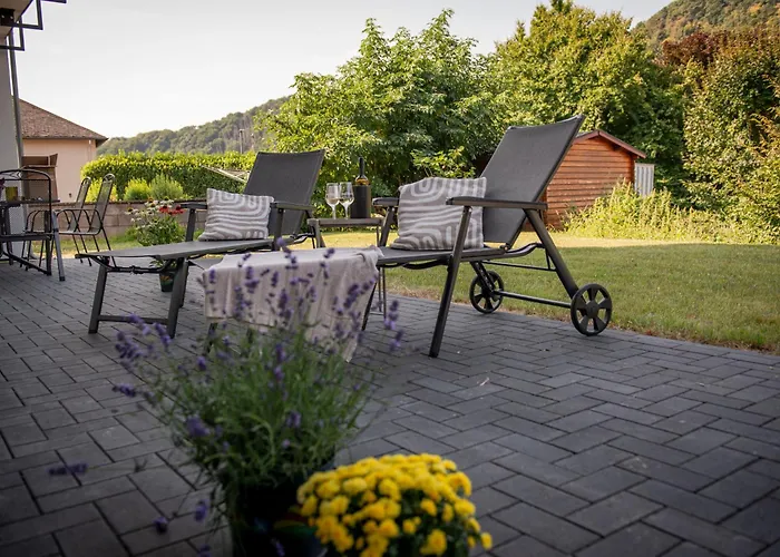 Geniessen- Entspannen- Wohlfuehlen-komfortable - Weingut Erich Serwazi *